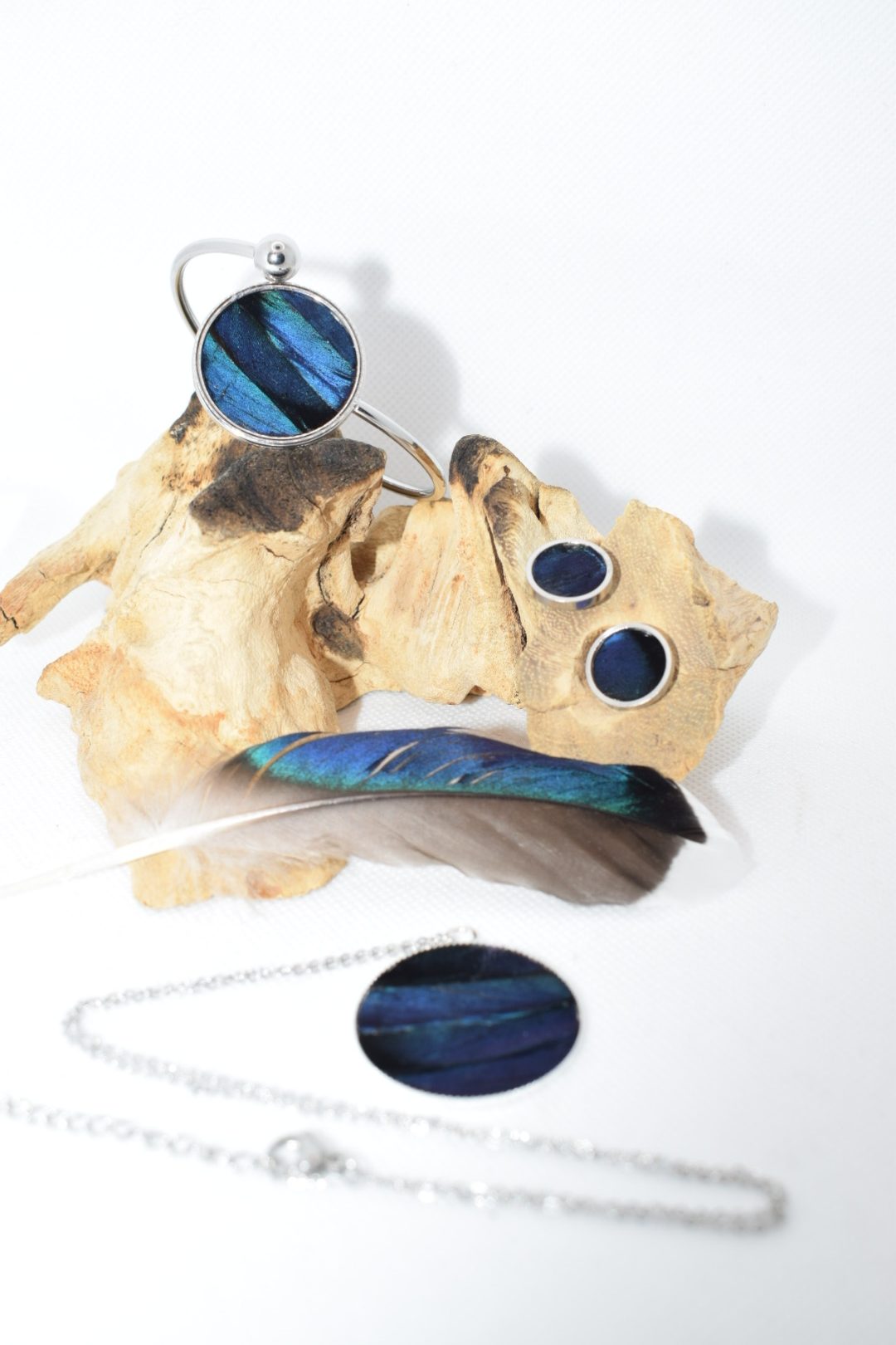 parure de bijoux en plumes de canard
